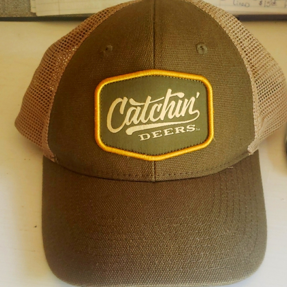 Catchin Deers Olive Green with tan mesh back.    FF158